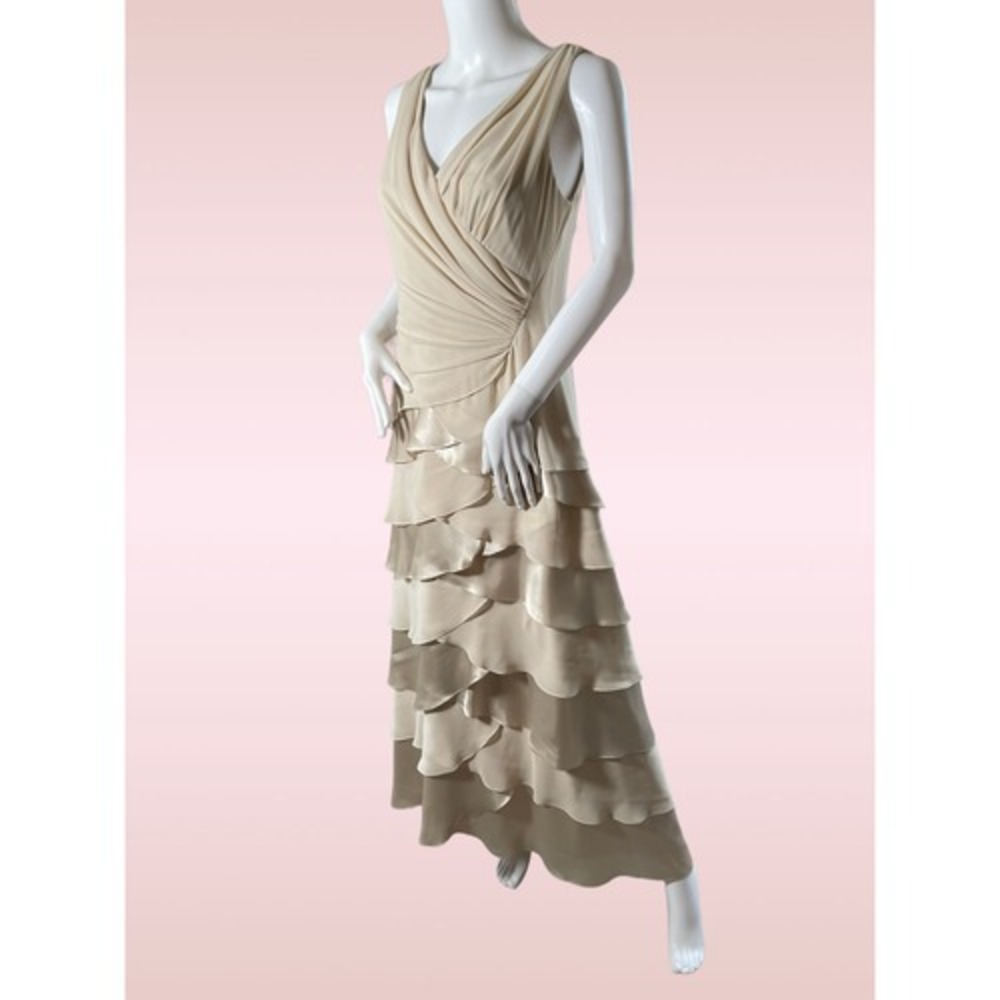 Gorgeous Gold Flower Petal Formal,‎ Sleeveless and stretch, Size 10